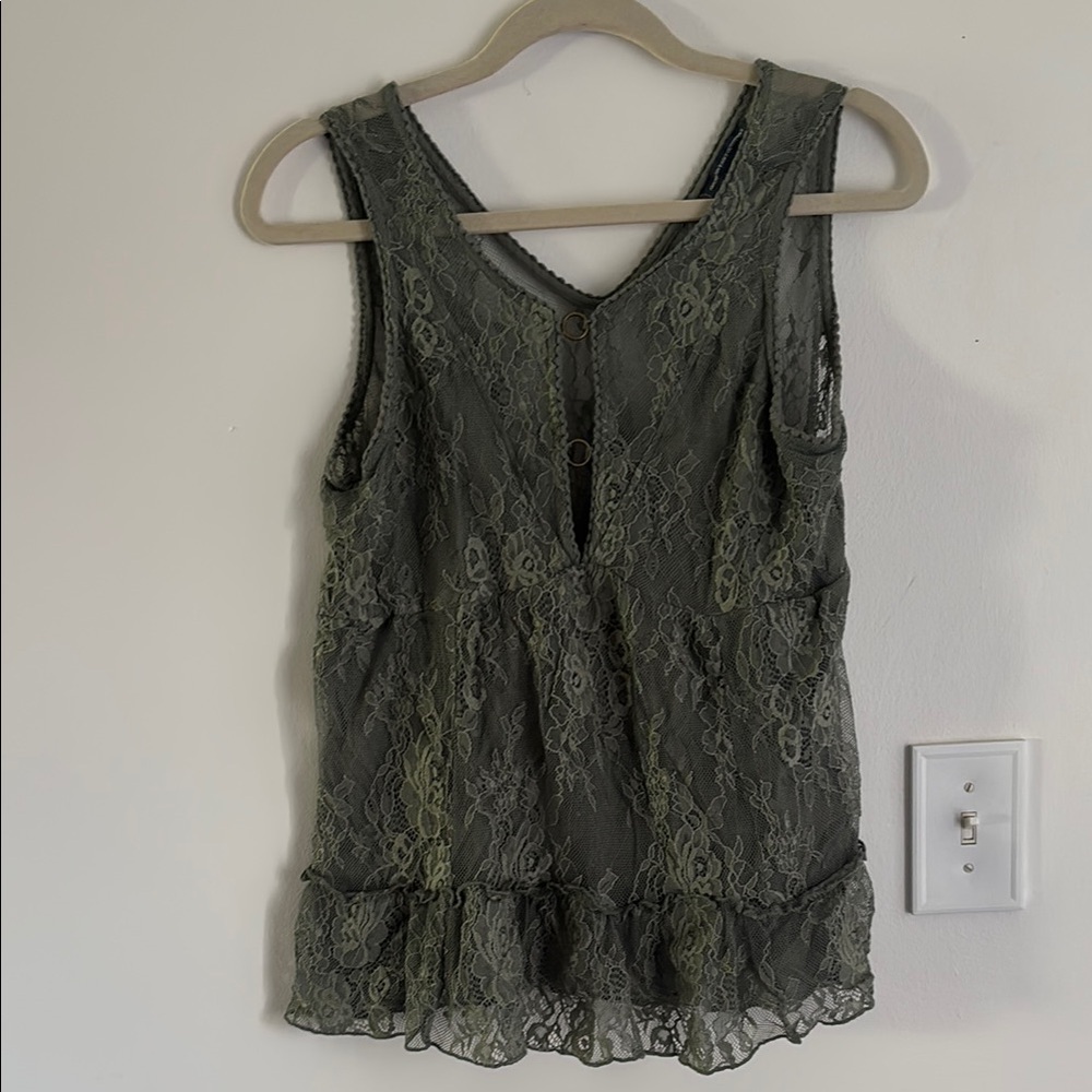 Green Lace Sleeveless Top American Eagle size Medium